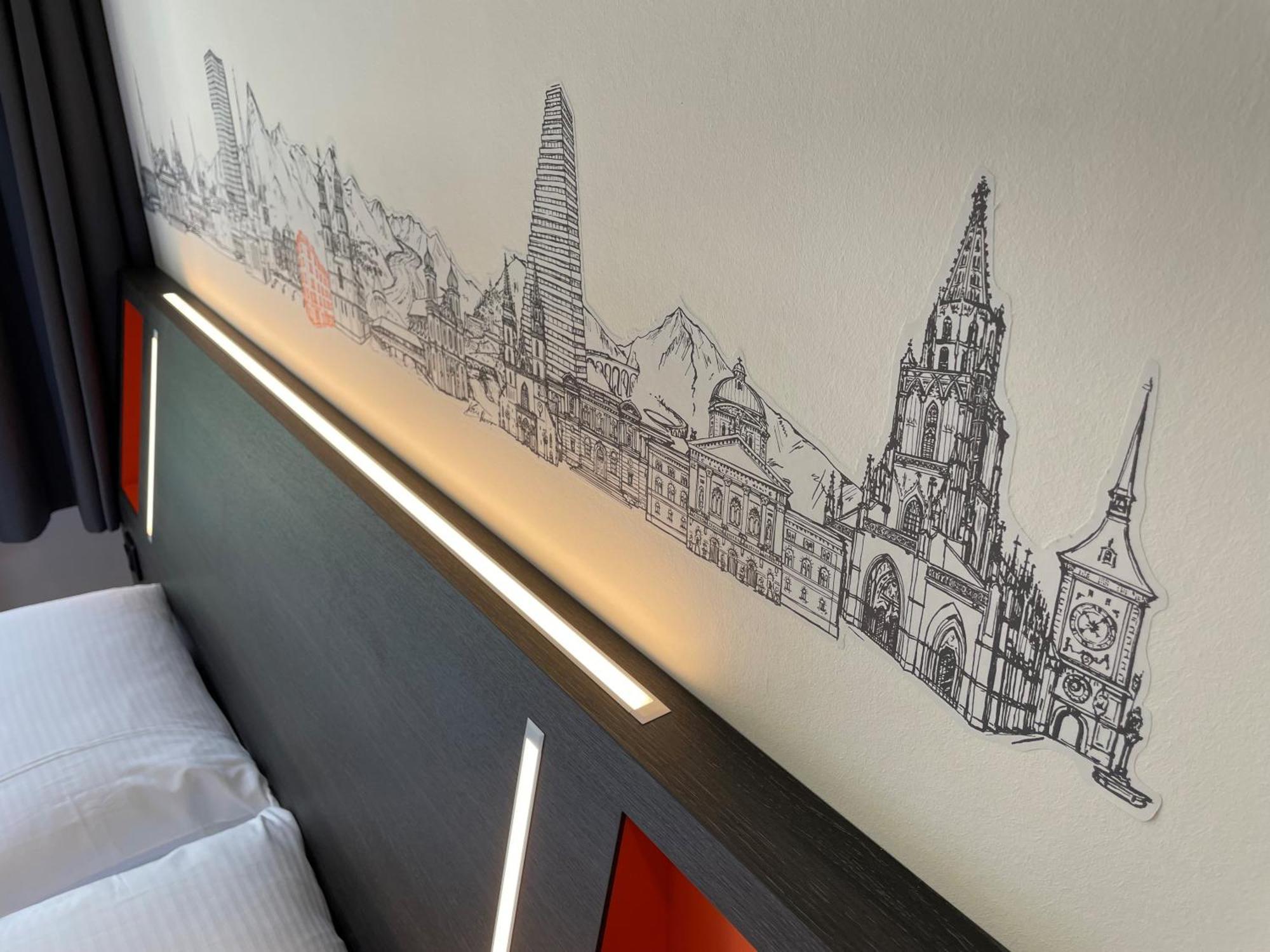 Easyhotel Zuerich Main Station Zurique Exterior foto