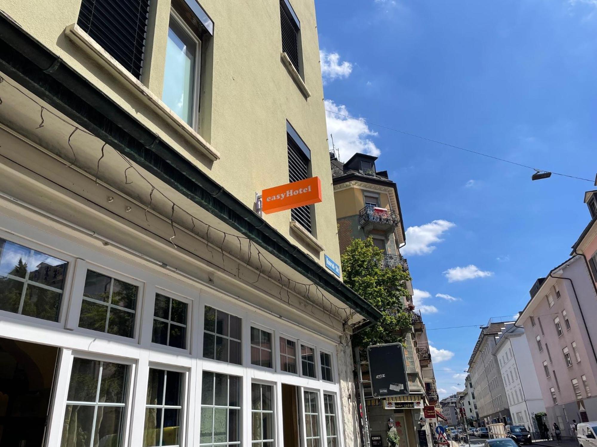 Easyhotel Zuerich Main Station Zurique Exterior foto