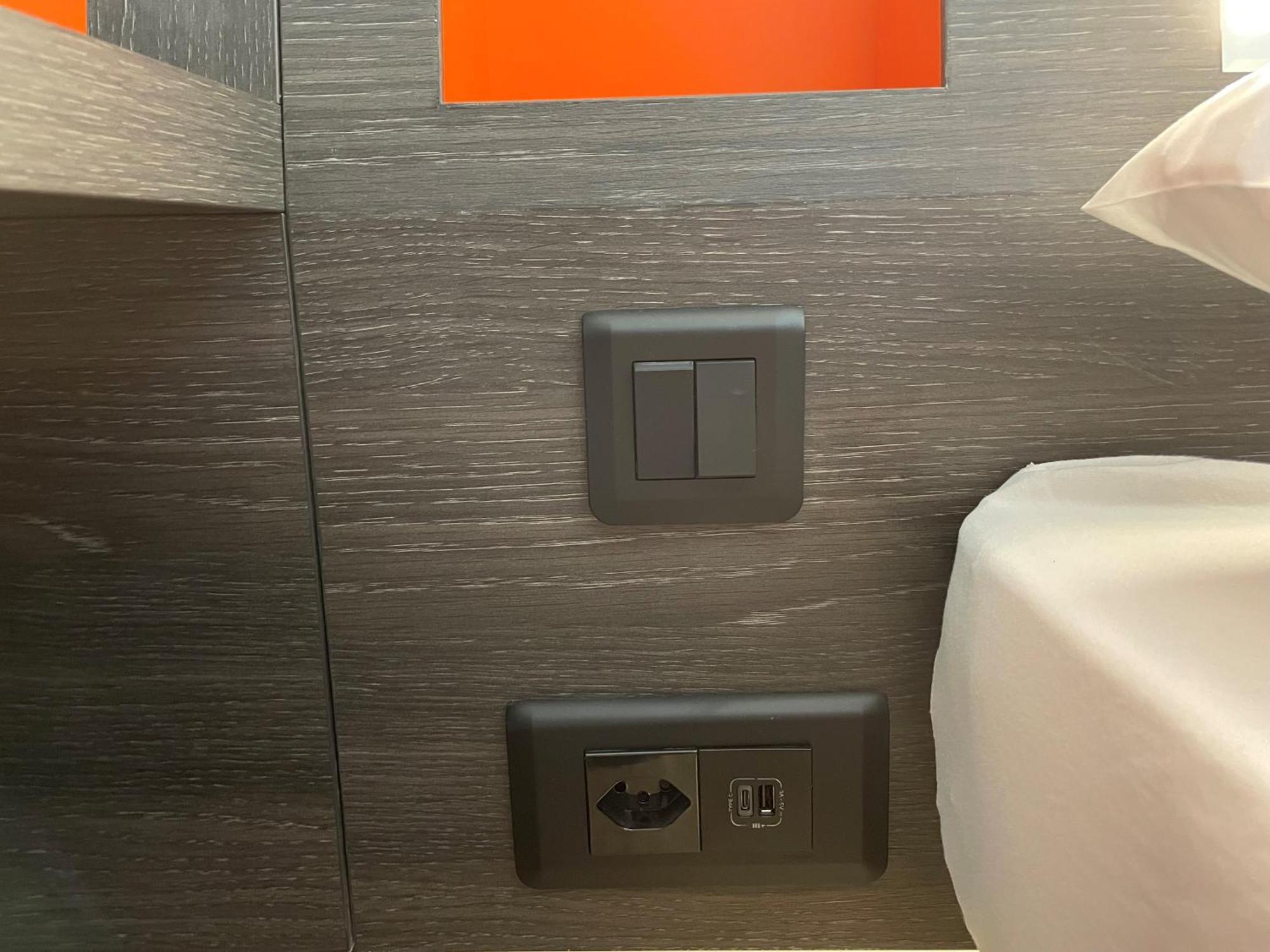 Easyhotel Zuerich Main Station Zurique Quarto foto